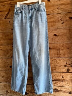 Light Blue Men’s Wide-Leg Jeans